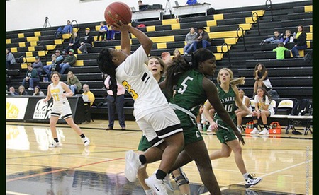 Women’s Basketball: Raiders Hold Off Knights